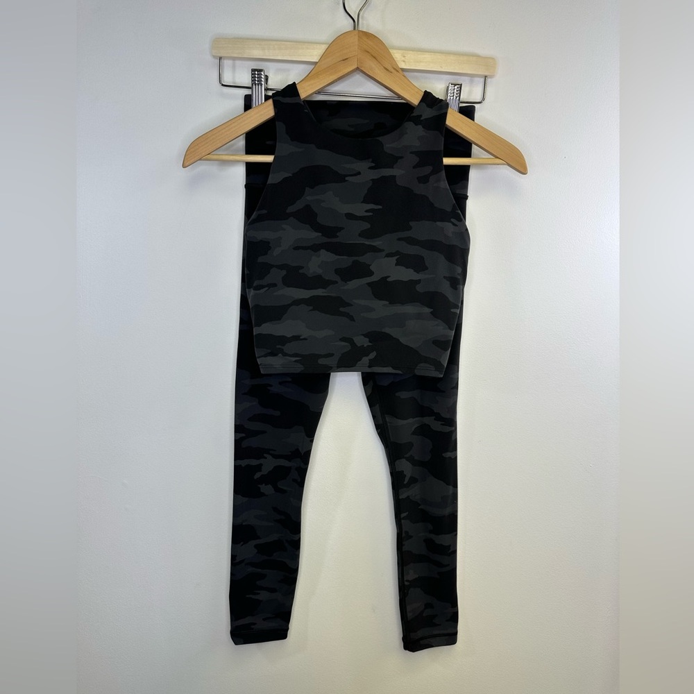 Athleta Black Gray Camo Print Sports Bra & Elation 7/8 Tight Size X-Small Set